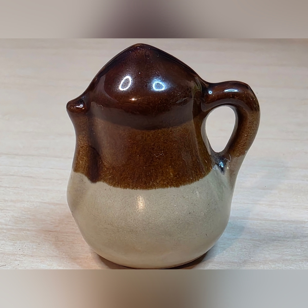 Vintage Ceramic Mini Teapot / Decor / Dollhouse